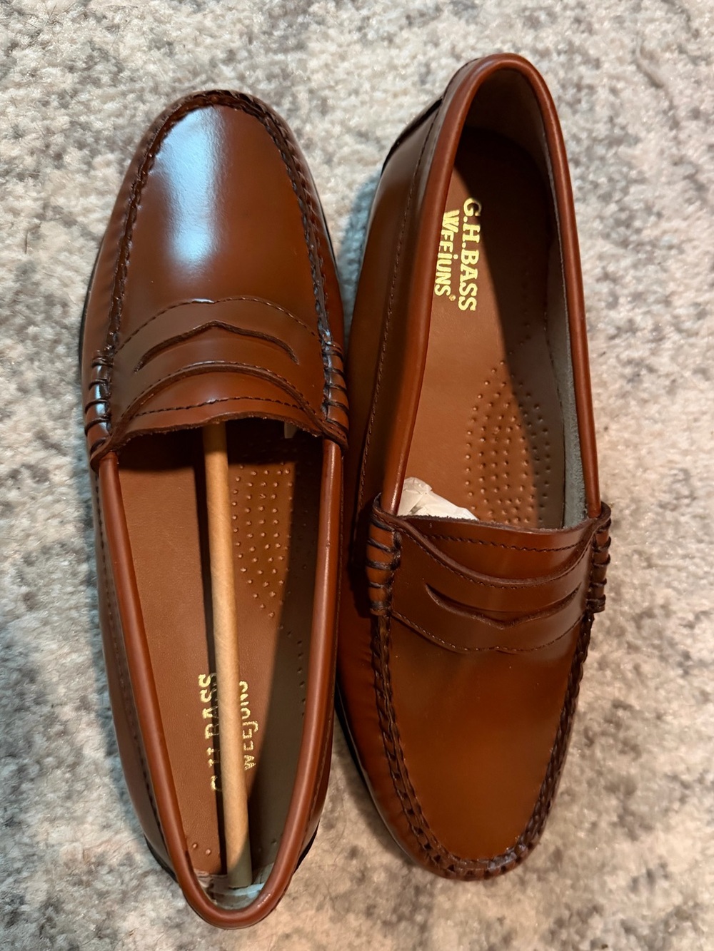 Bass Weejuns Loafers NEW IN BOX size 6